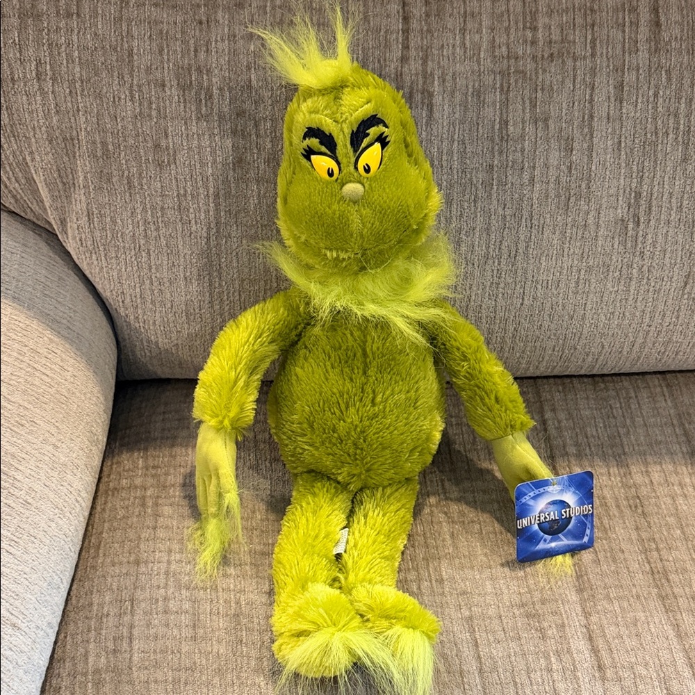 Universal Studios Vibrant Green Grinch Plush new tags on